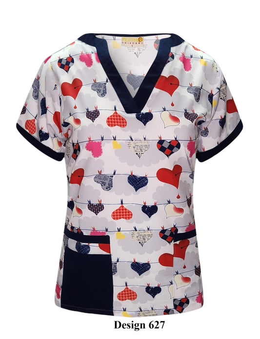 Haut de blouse Pepino Uniforms imprimé cœurs suspendus col en V