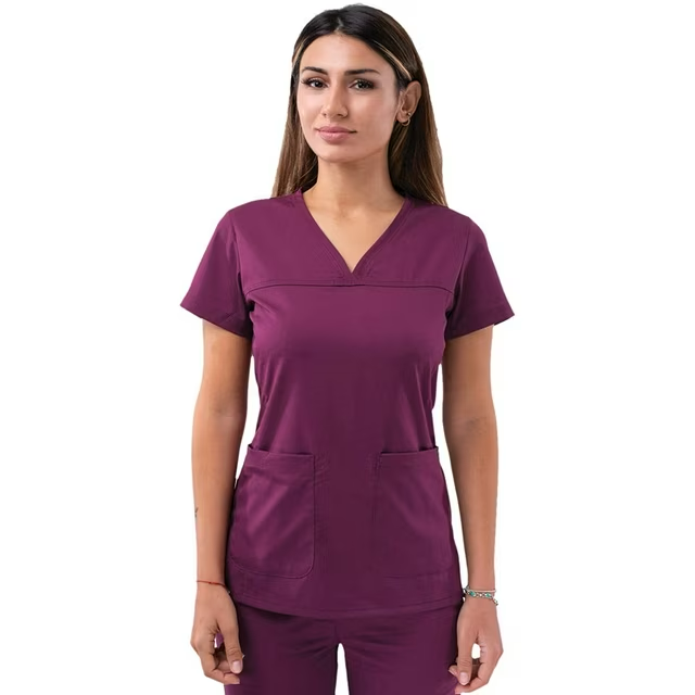 Blusa médica Adar Pro con escote en V y corazón