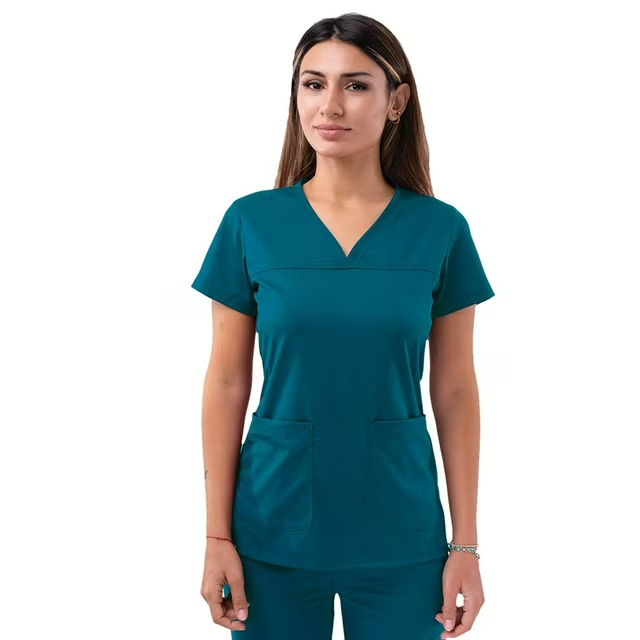 Blusa médica Adar Pro con escote en V y corazón