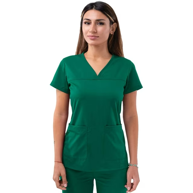 Blusa médica Adar Pro con escote en V y corazón