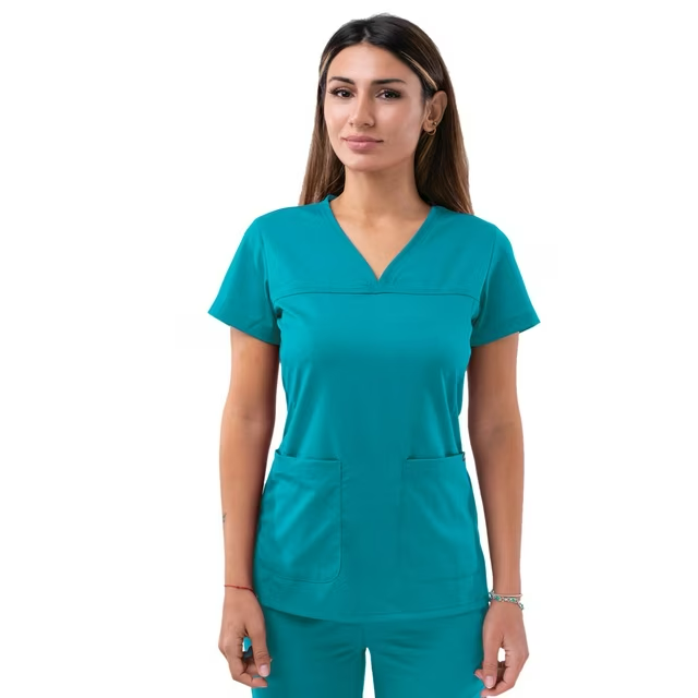 Blusa médica Adar Pro con escote en V y corazón