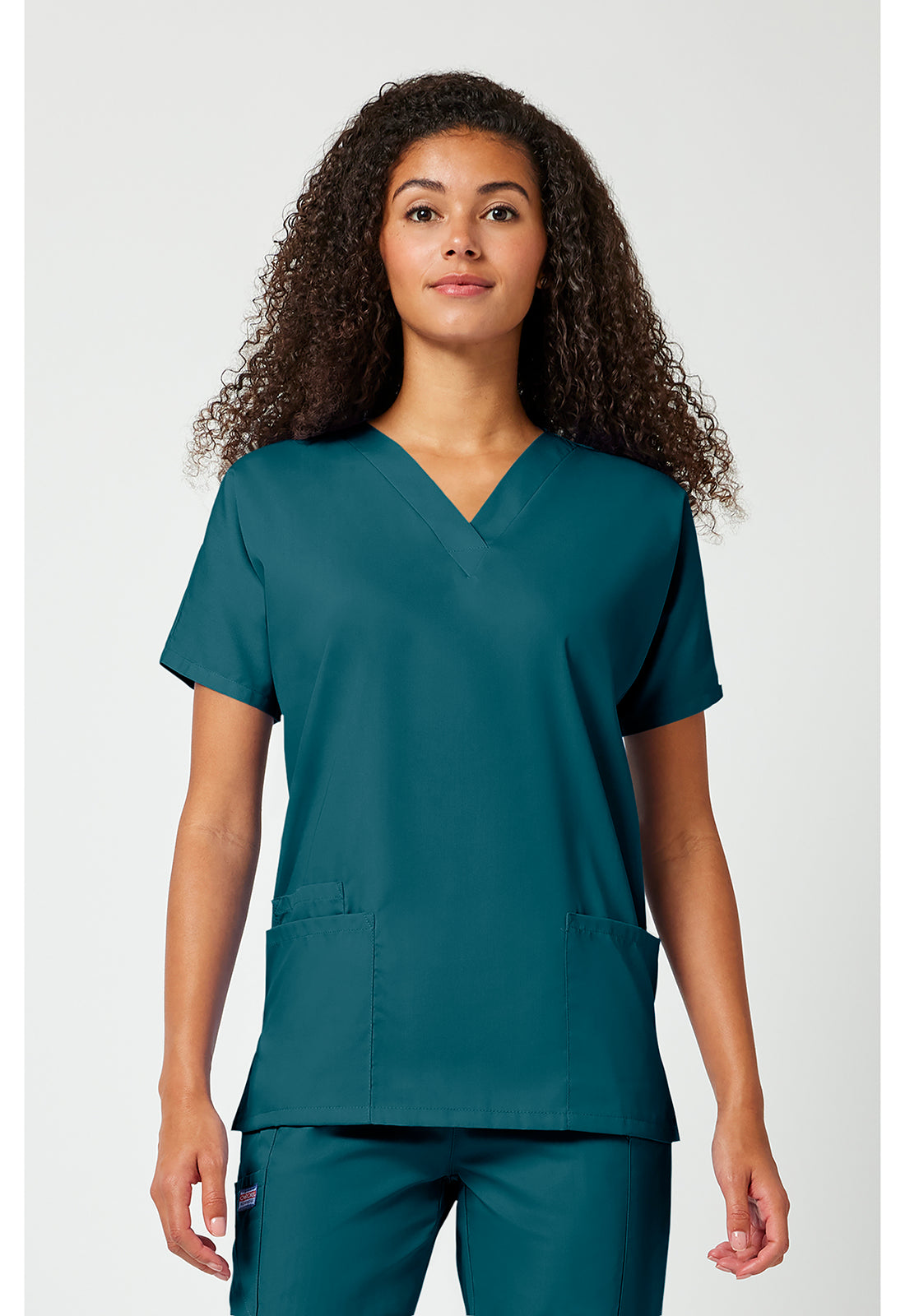 Camisa de uniforme Cherokee Workwear Originals con cuello en V, manga dolman y 3 bolsillos