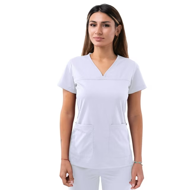 Blusa médica Adar Pro con escote en V y corazón